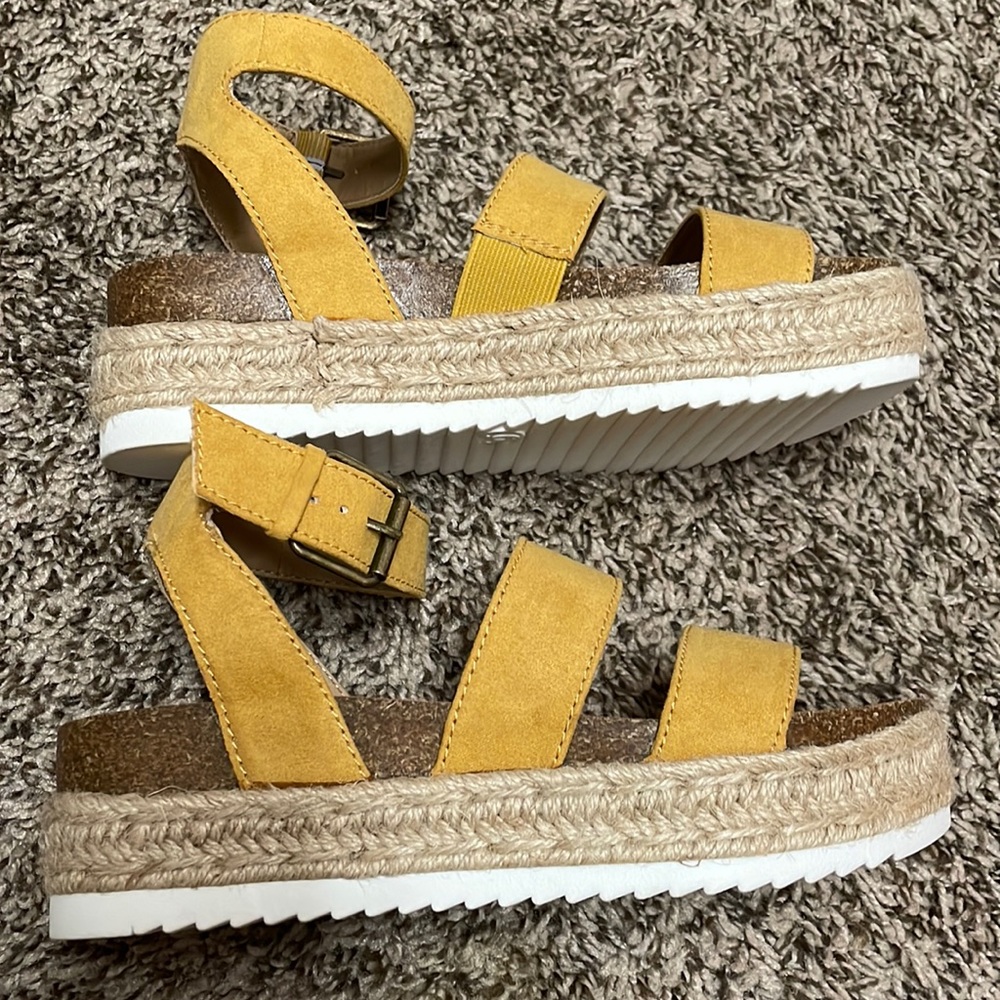 Yellow Universal Thread platform sandals